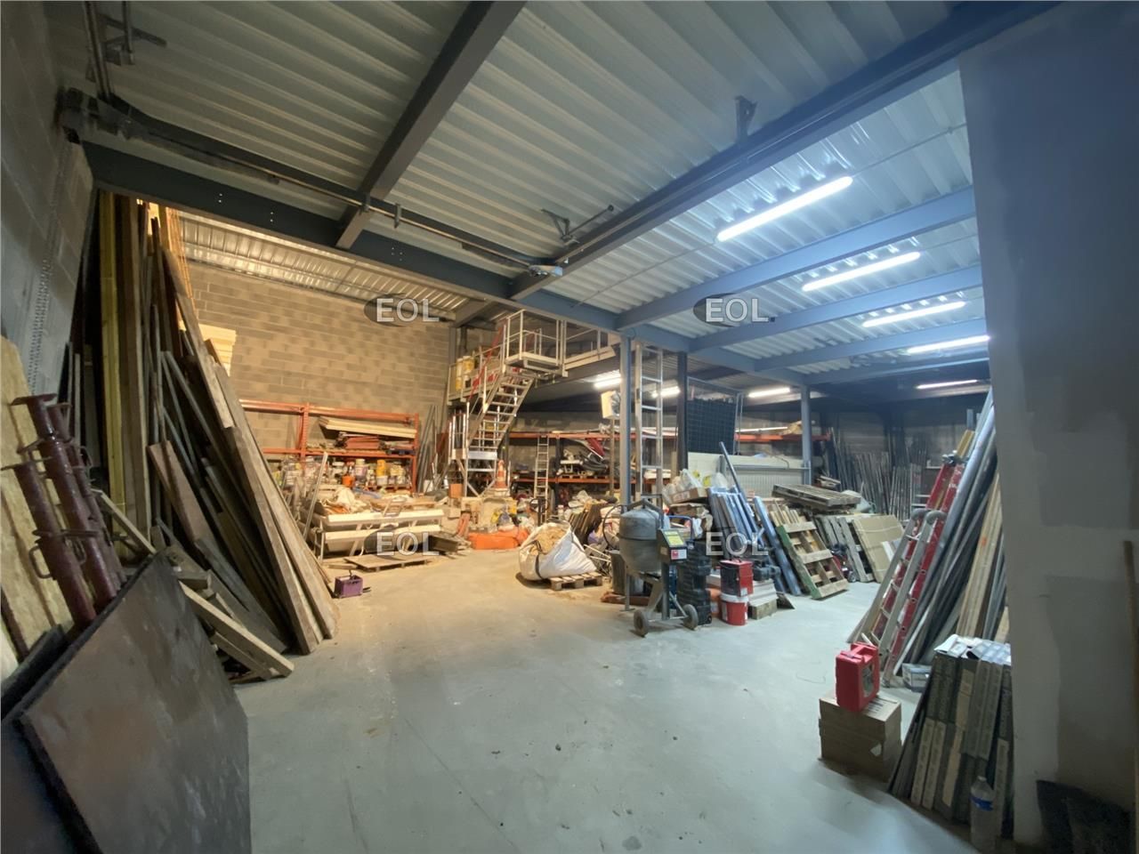 Location Local d'activités 416 m² non divisibles