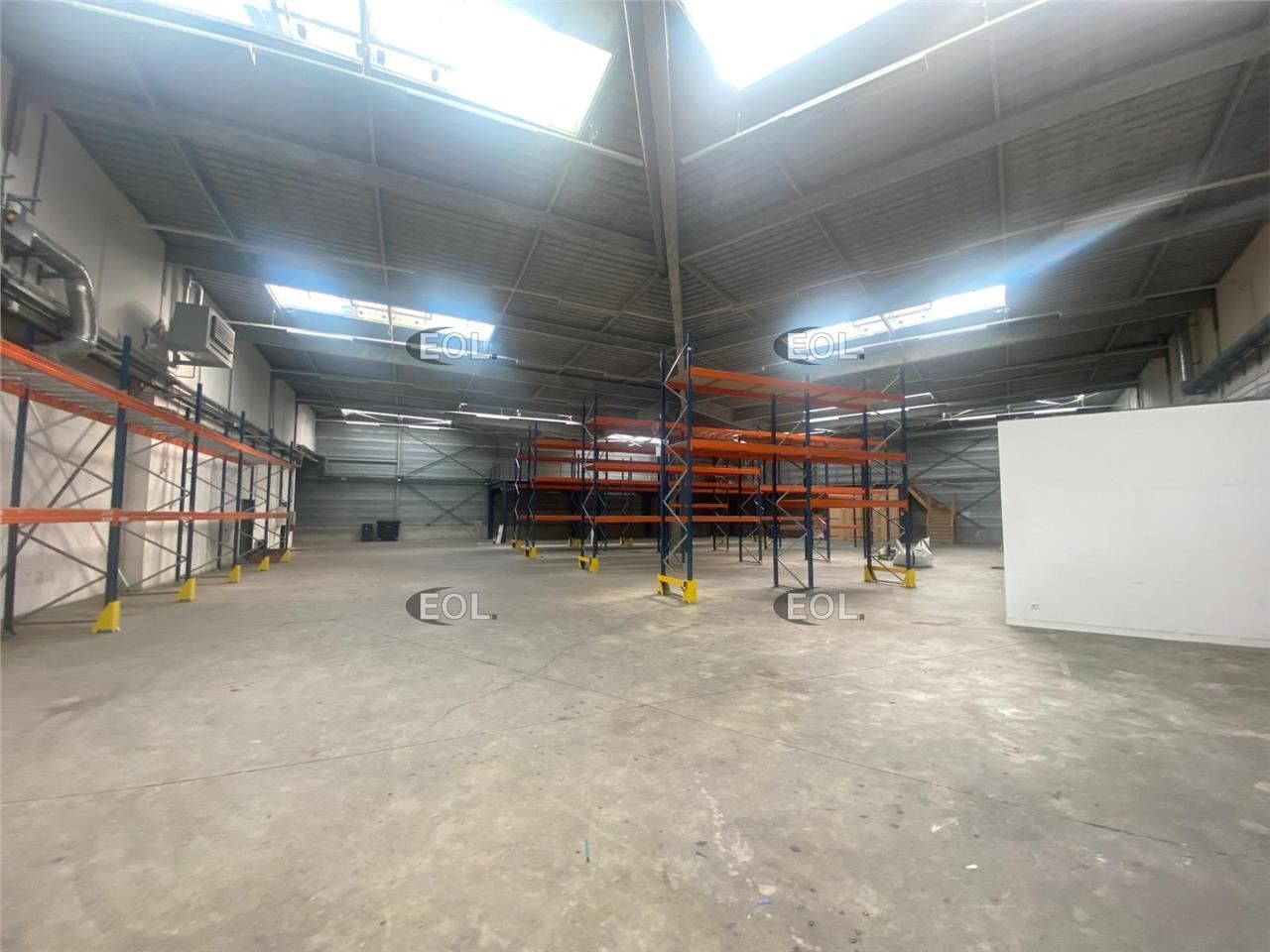 Location Entrepôt 2910 m² non divisibles