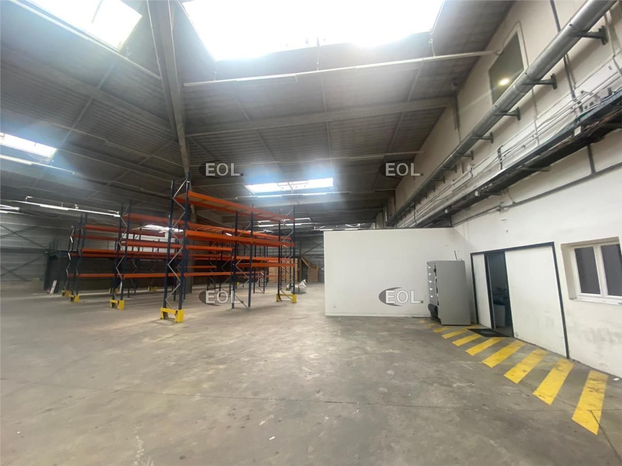 A LOUER - Entrepôt avec bureaux de 2 910 m² à Collégien (77)
