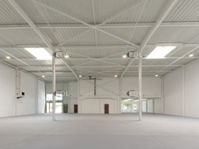 A louer - local d'activité/stockage de 1 670 m²