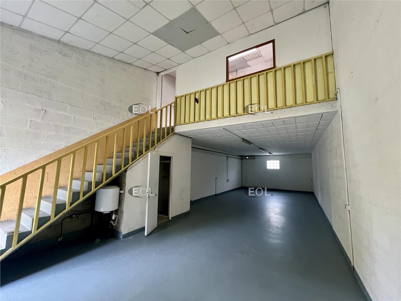 Location Local d'activités 240 m² divisibles à partir de 110 m²