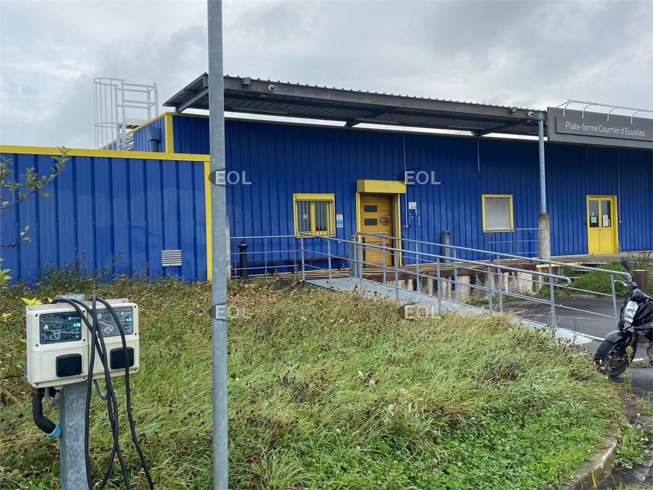 Local indépendant à louer, secteur FONTAINEBLEAU (77)