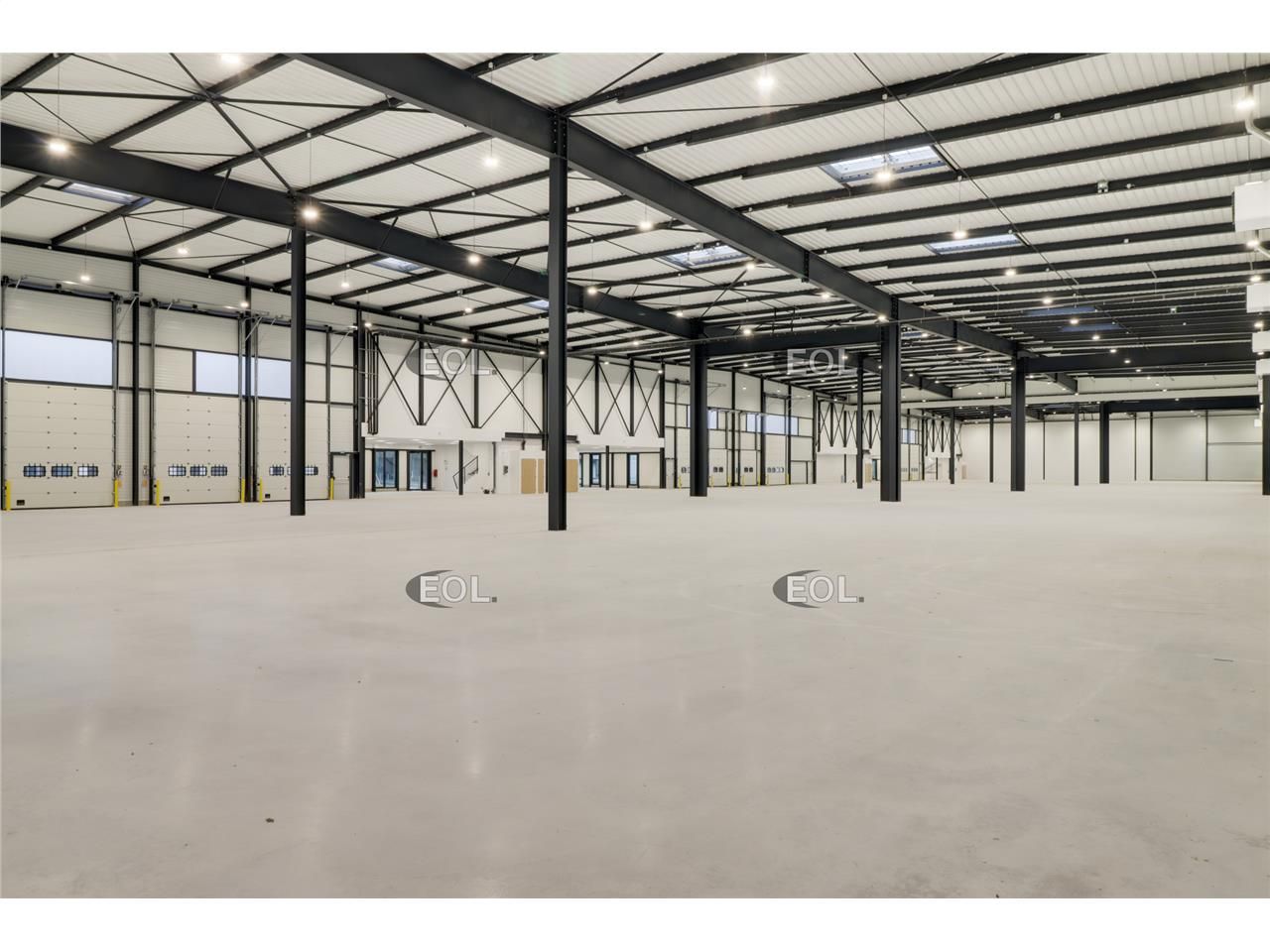Location Local d'activités 2496 m² divisibles à partir de 1245 m²