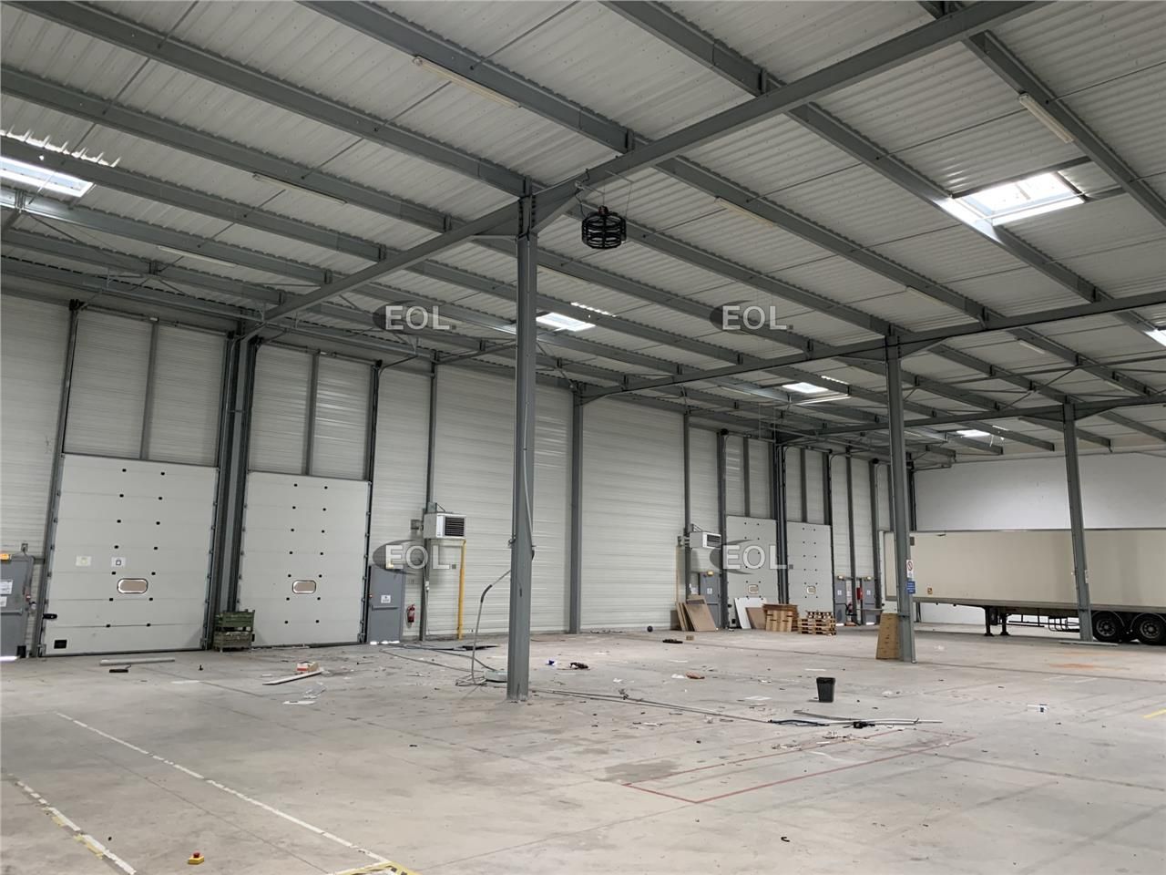 Location Entrepôt 3036 m² non divisibles
