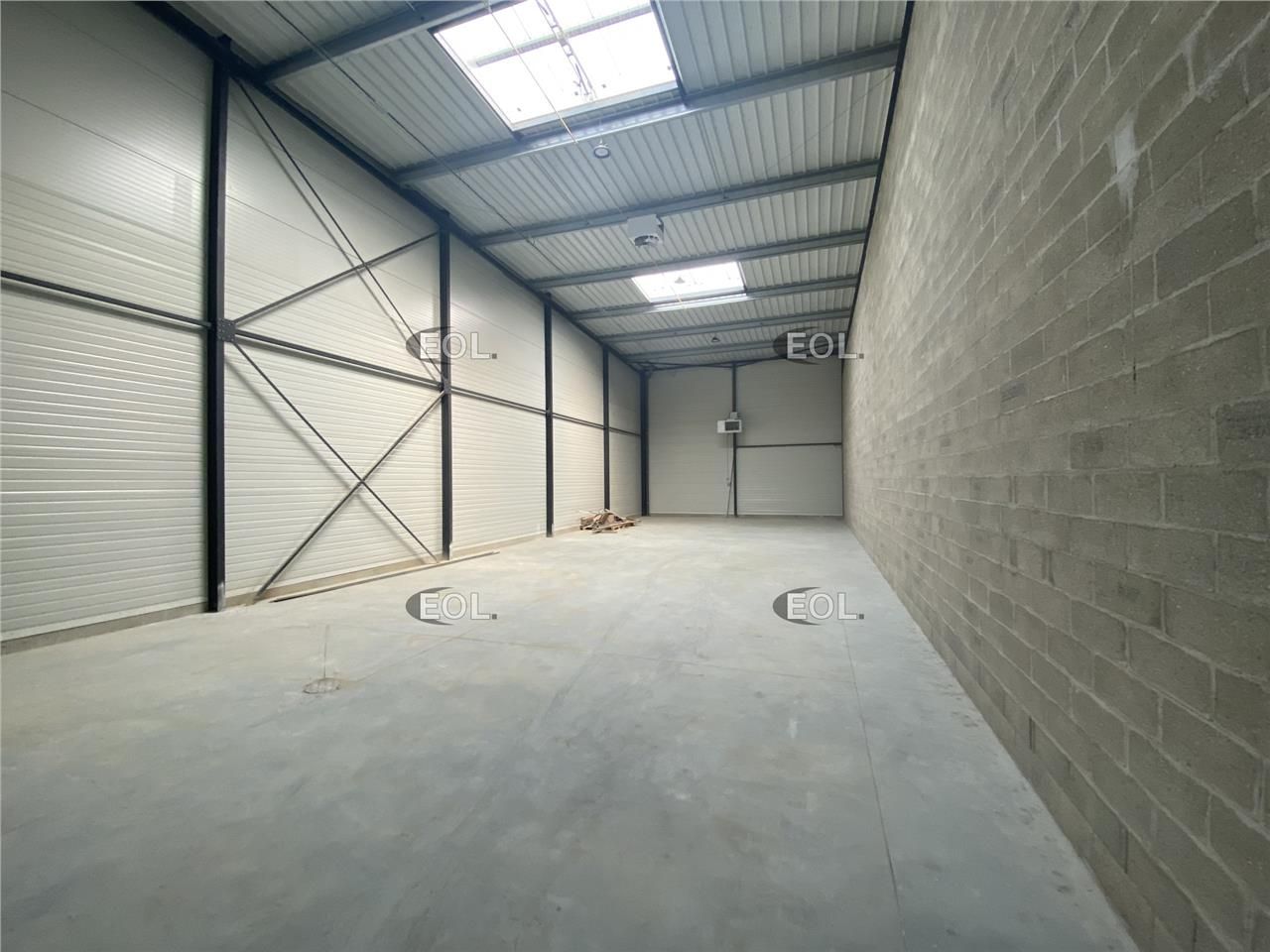 Local d'activité avec bureaux de 770 m² à vendre - Bussy-Saint-Georges (77)