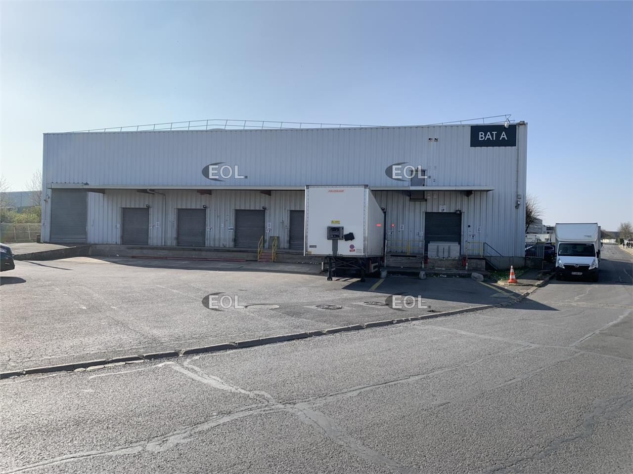 Location Entrepôt 5473 m² non divisibles