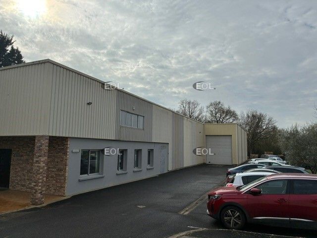 A louer, local d'activité indépendant à SAINT-FARGEAU-PONTHIERRY (77)