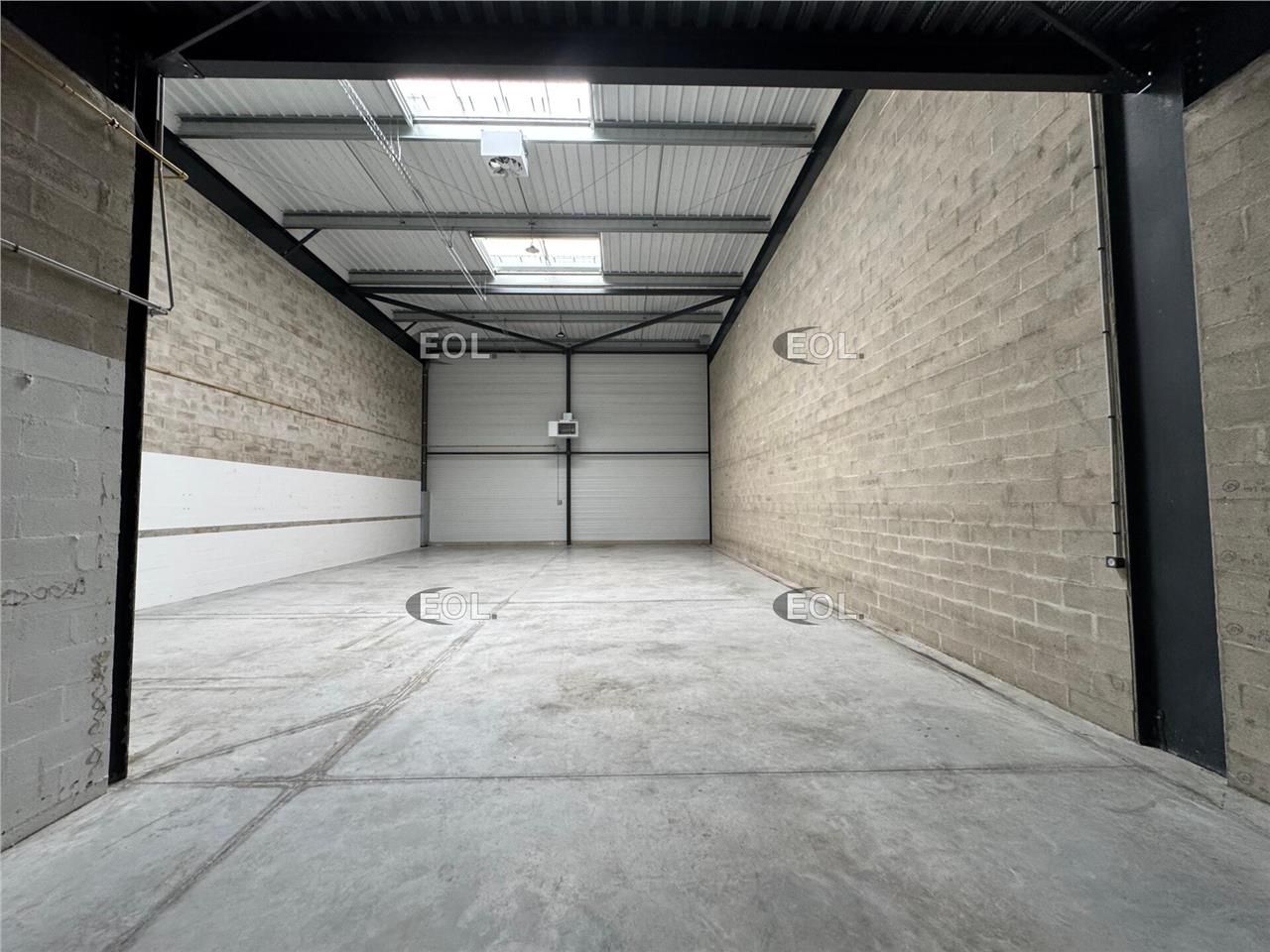 BAILLY-ROMAINVILLIERS (77) - A LOUER - Cellules d'activité avec bureaux à partir de 358 m²