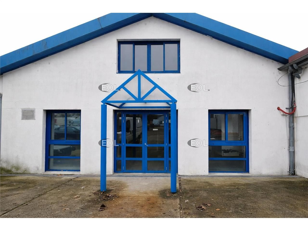Location Local d'activités 311 m² non divisibles