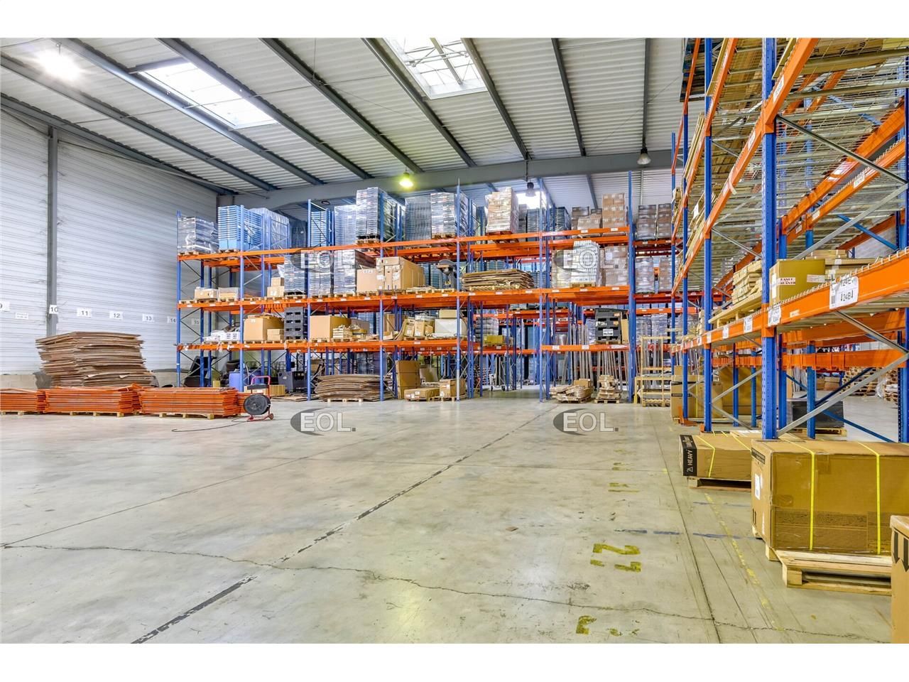 Saint-Thibault-des-Vignes (77) - A LOUER - Entrepôt avec bureaux de 1 998 m²