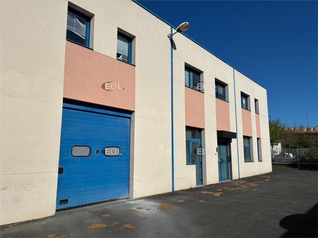 Location Local d'activités 154 m² non divisibles