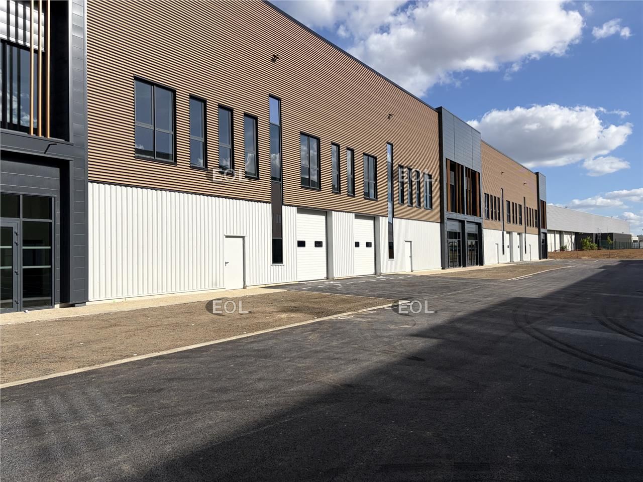 Location Local d'activités 3884 m² divisibles à partir de 637 m²