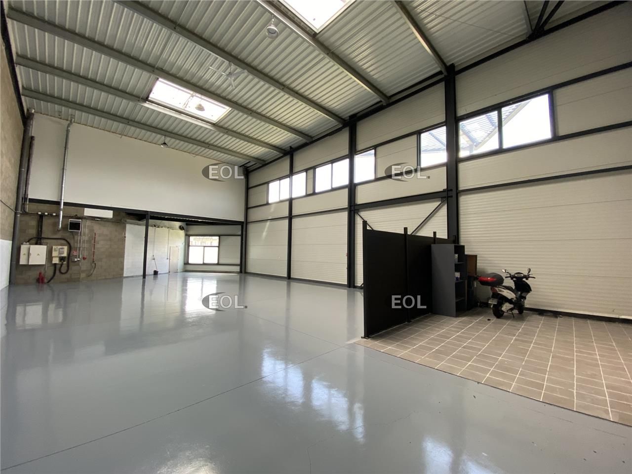 Location Local d'activités 412 m² non divisibles