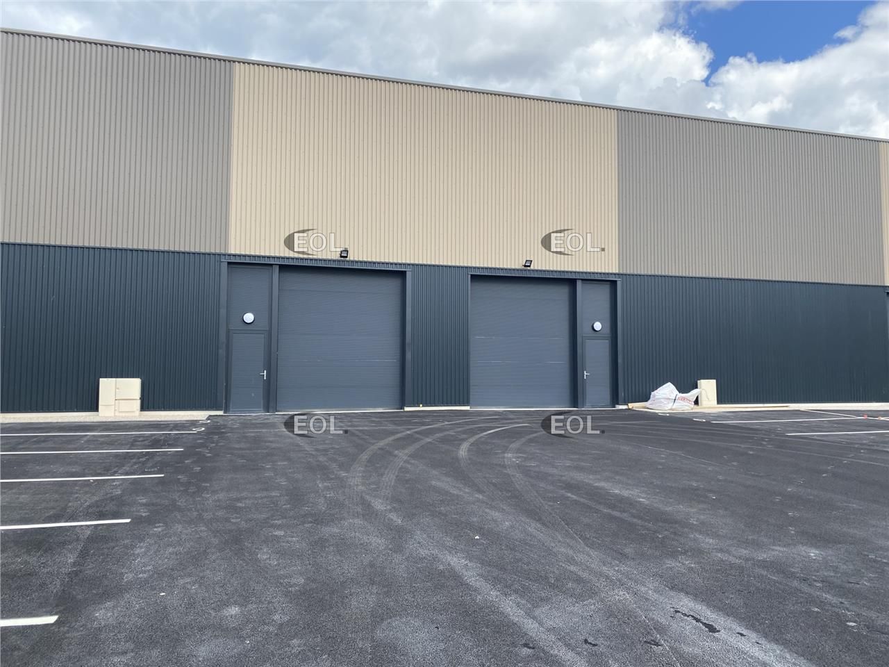 Location Local d'activités 374 m² non divisibles