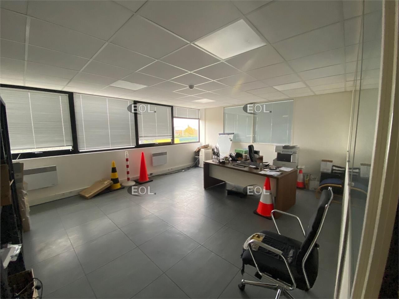 A louer entrepôt avec bureaux à Lieusaint (77)