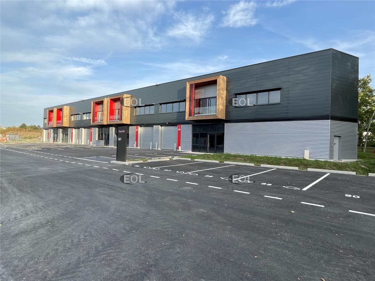Location Local d'activités 371 m² non divisibles