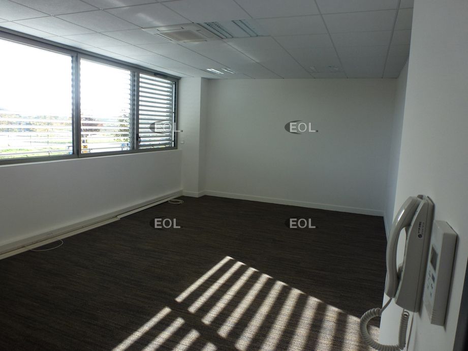 Local d'activités de 92 m² à louer à Grigny (91)