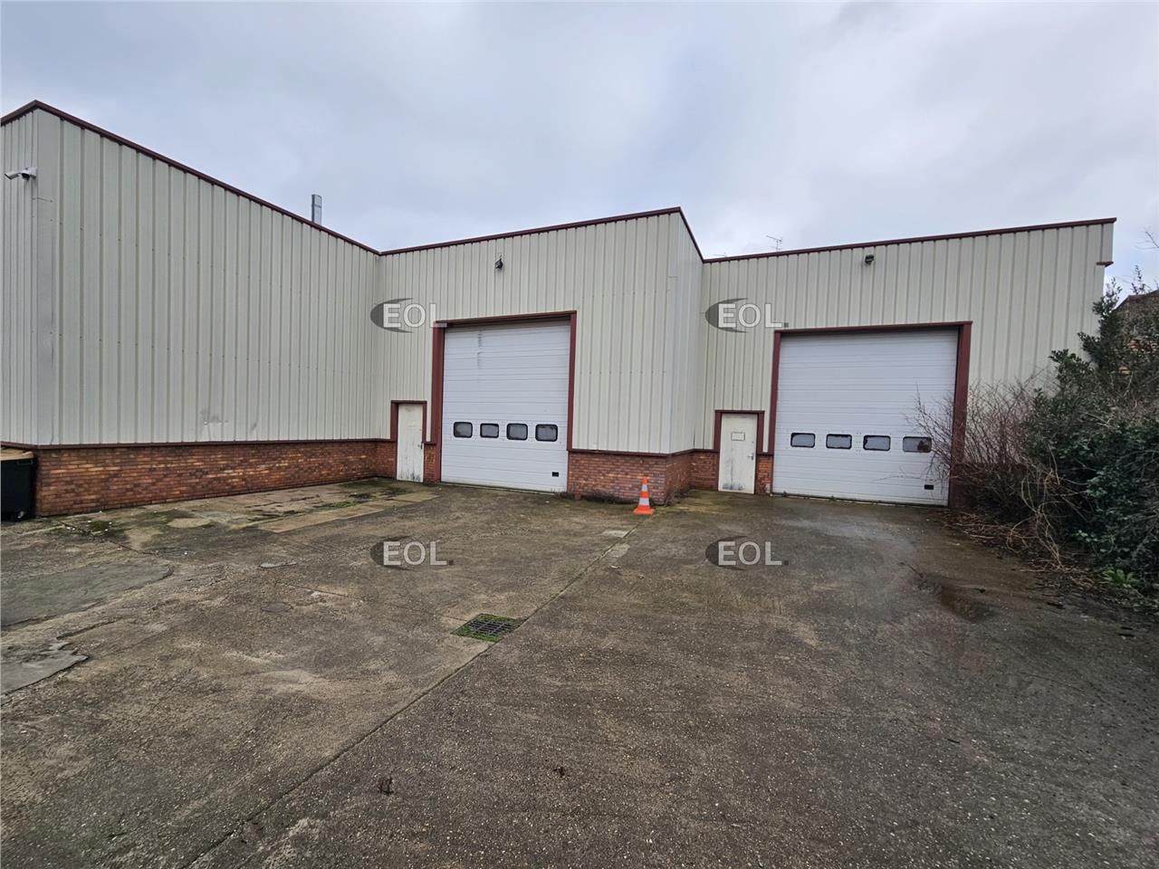 Location Entrepôt 375 m² non divisibles