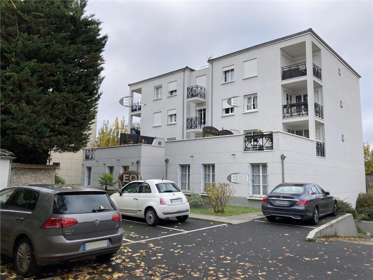 EXCLUSIVITE EOL - Location Local d'activité-bureaux en rez-de-chaussée à St Maur-des-Fossés (94)