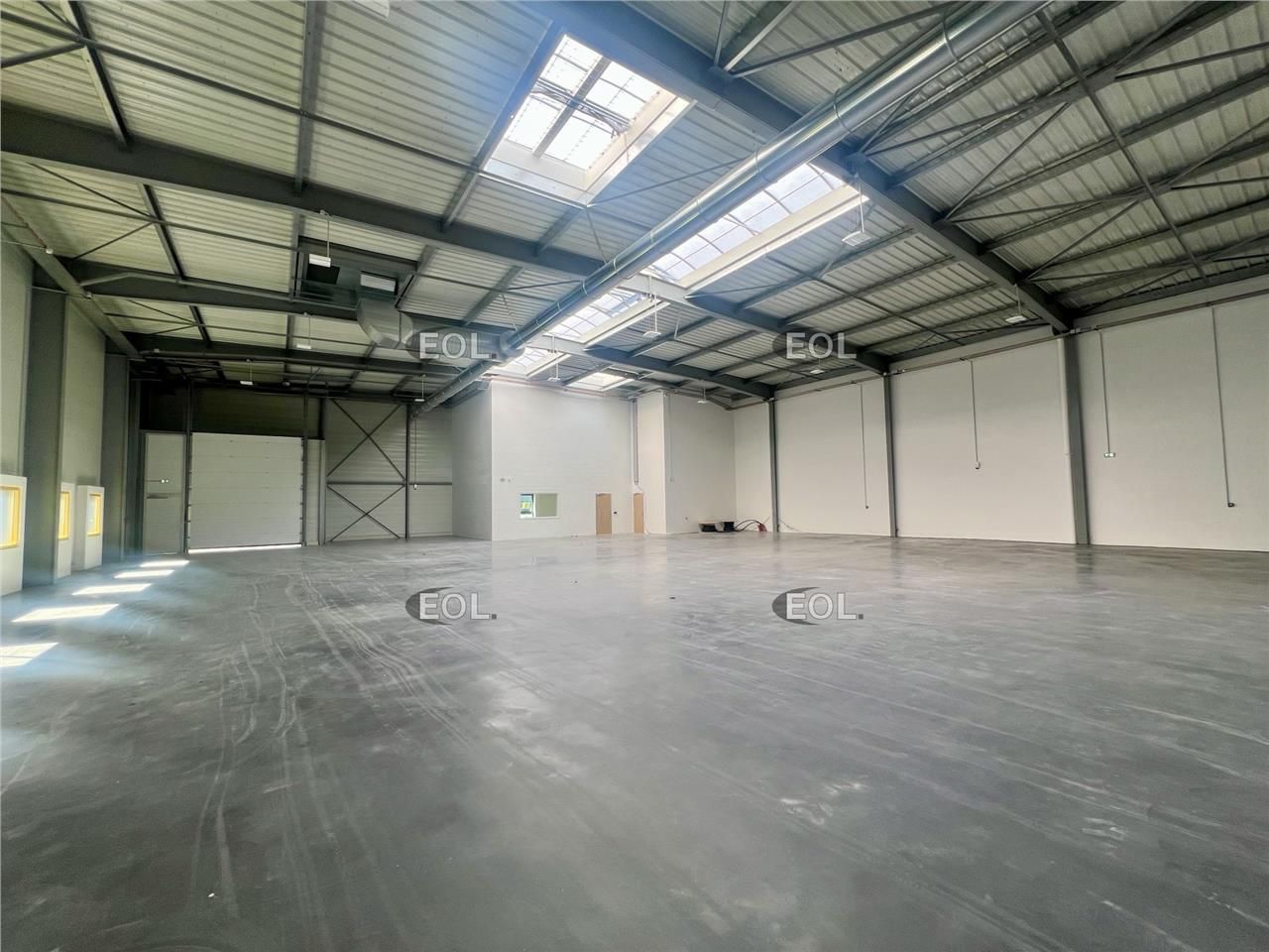 Location Local d'activités 1673 m² divisibles à partir de 760 m²