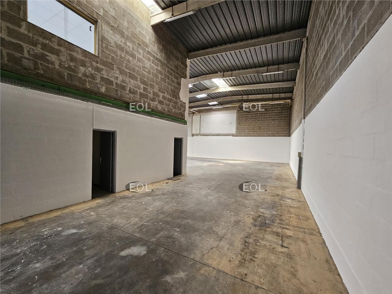 Location Entrepôt/Bureaux de 582 m² à Valenton (94)