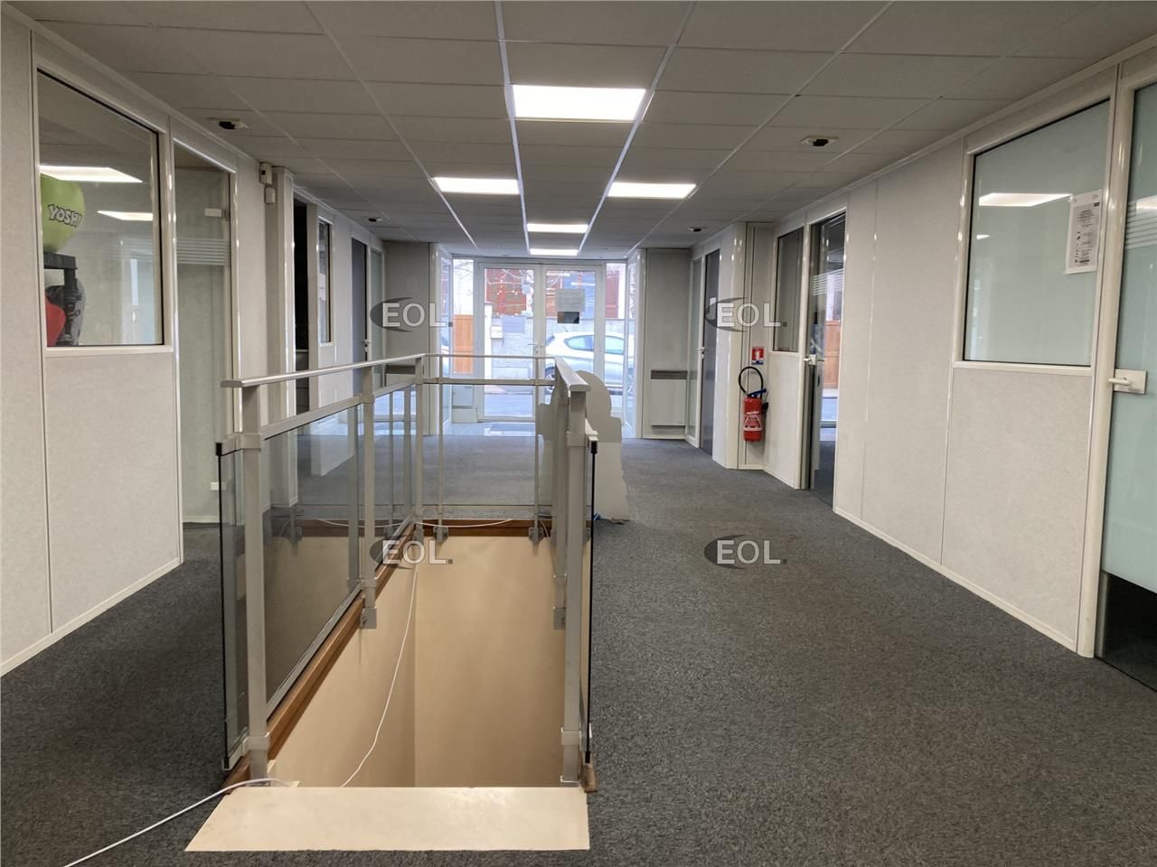 A VENDRE - Bureaux-Activité-Stockage d'environ 403 m² à Saint-Maur-des-Fossés (94)