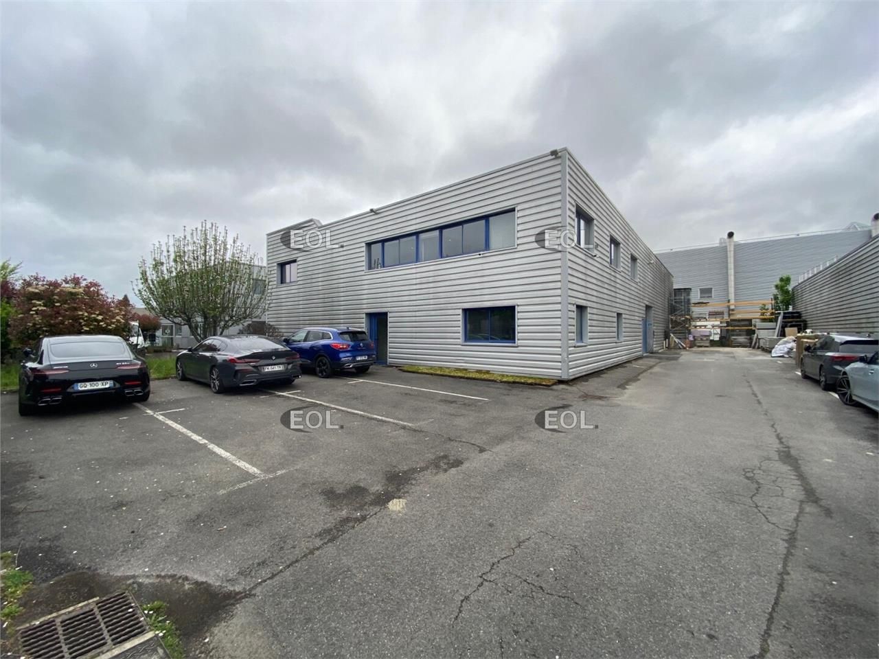 Location Local d'activités 690 m² non divisibles