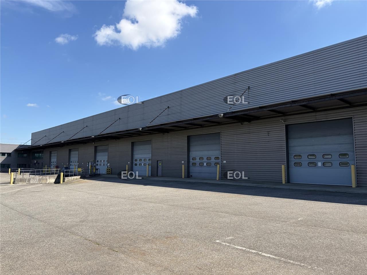 Location Entrepôt 8060 m² non divisibles
