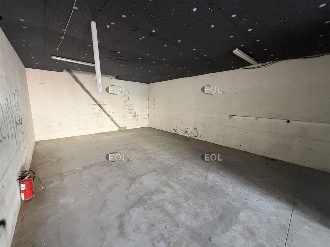 Local d'activité avec bureaux de 193 m² à louer - à vendre - La Queue-en-Brie (94)