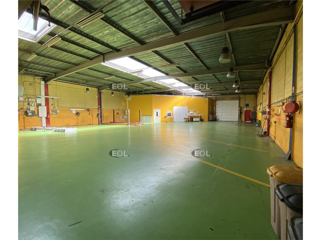 Location Local d'activités 871 m² non divisibles