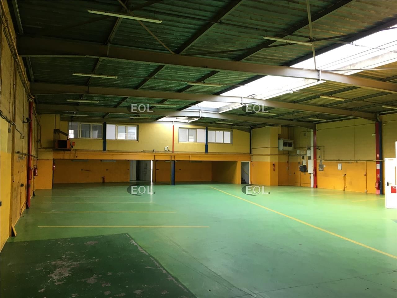 A louer - local d'activité de 871 m²