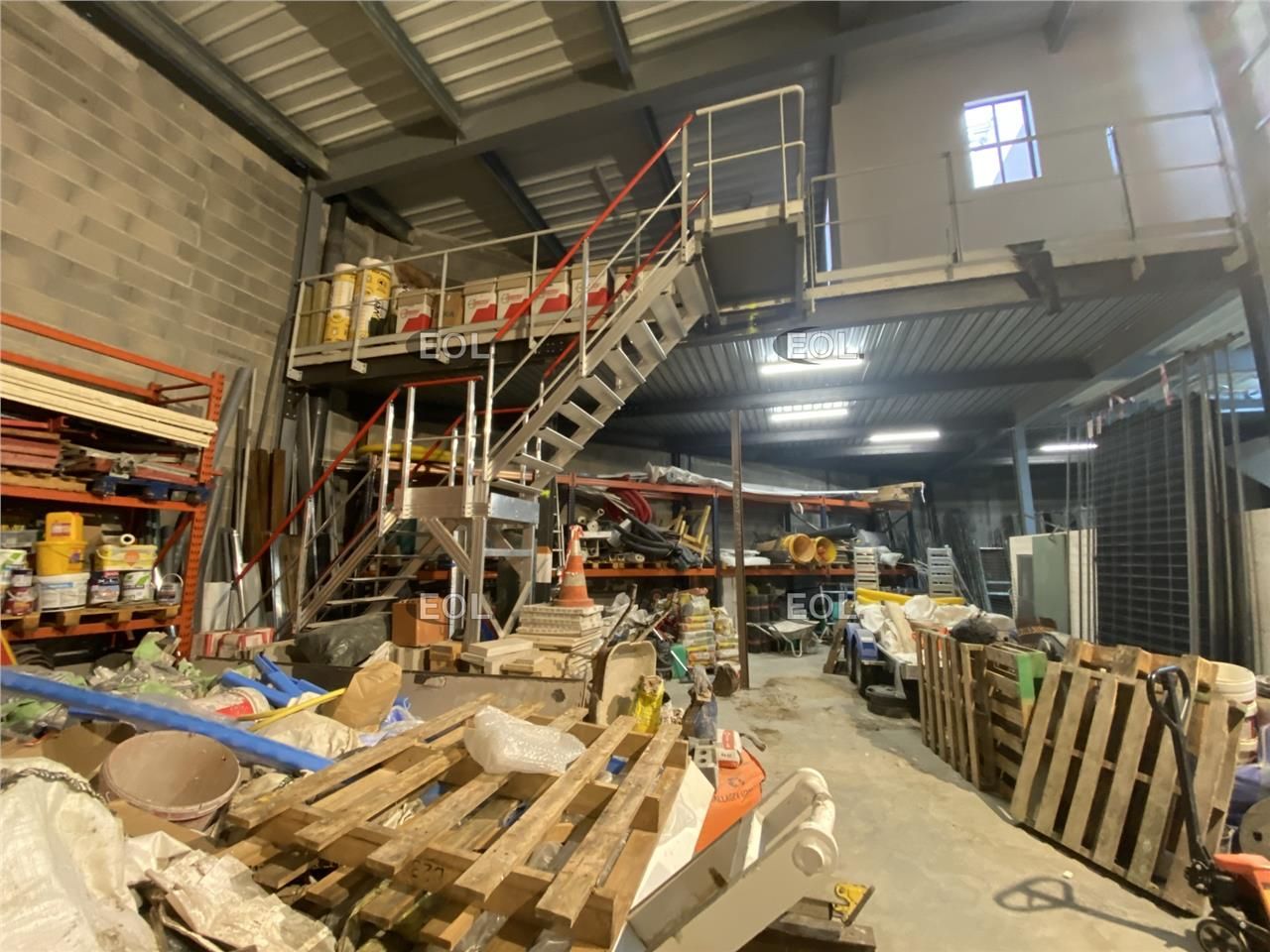 Local d'activités de 416 m² à vendre à Villejust (91)