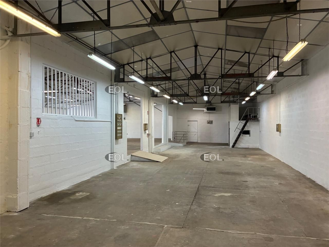 Local d'activité intdépendant à louer, secteur MELUN Gare
