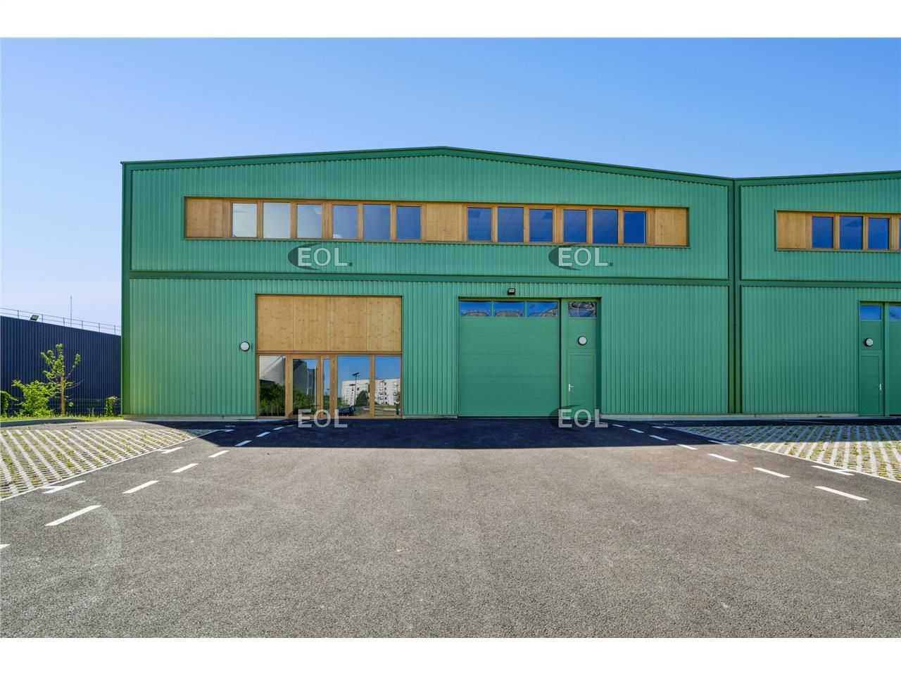 A louer - bâtiment d'activité de 2 268 m²