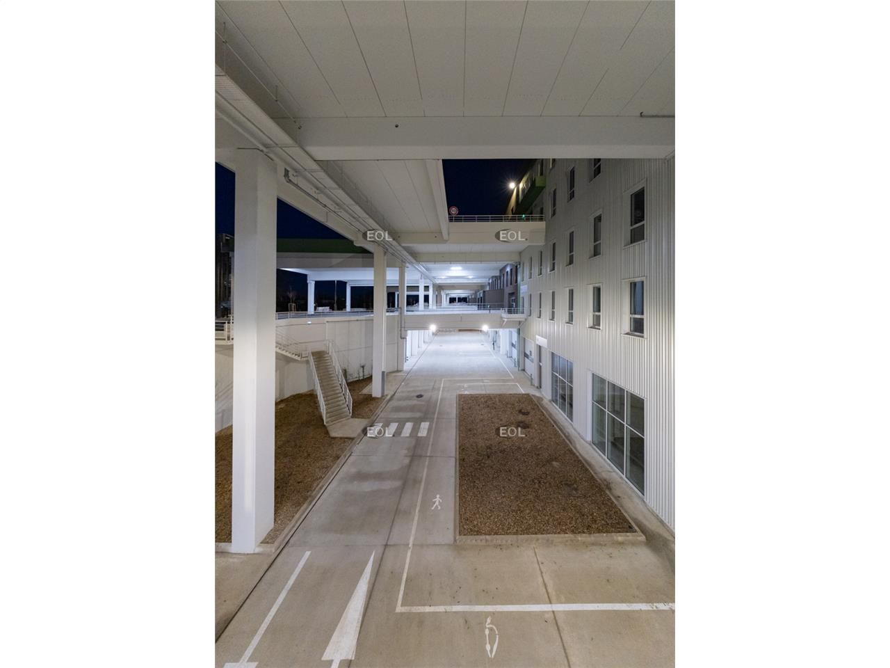 A louer - cellule neuve de 1 800 m² environ divisibles