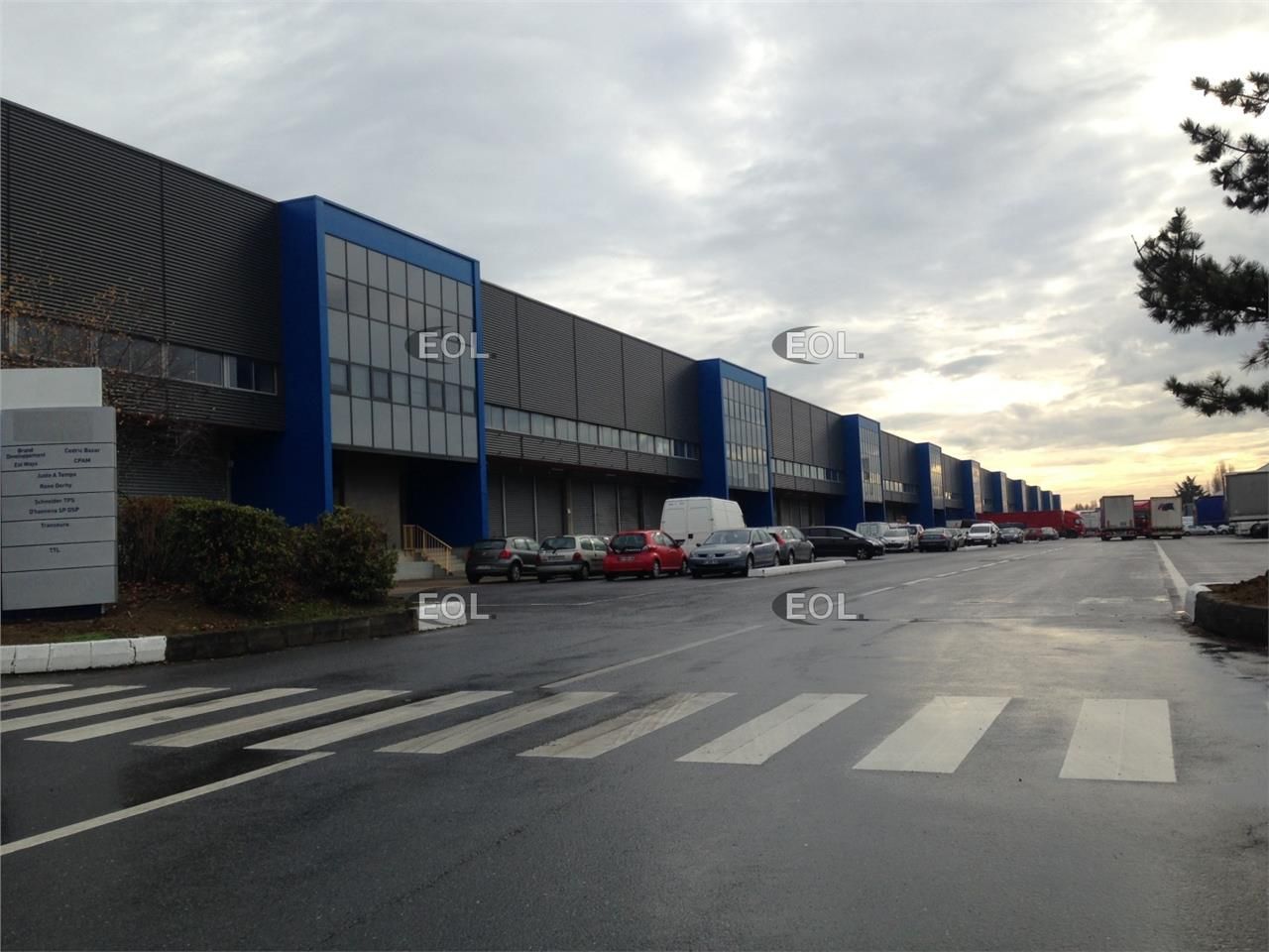 A louer - entrepôt logistique de 3 482 m² divisibles