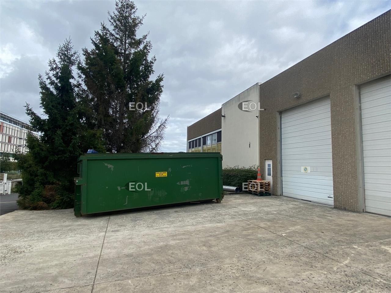 Location Entrepôt 705 m² non divisibles