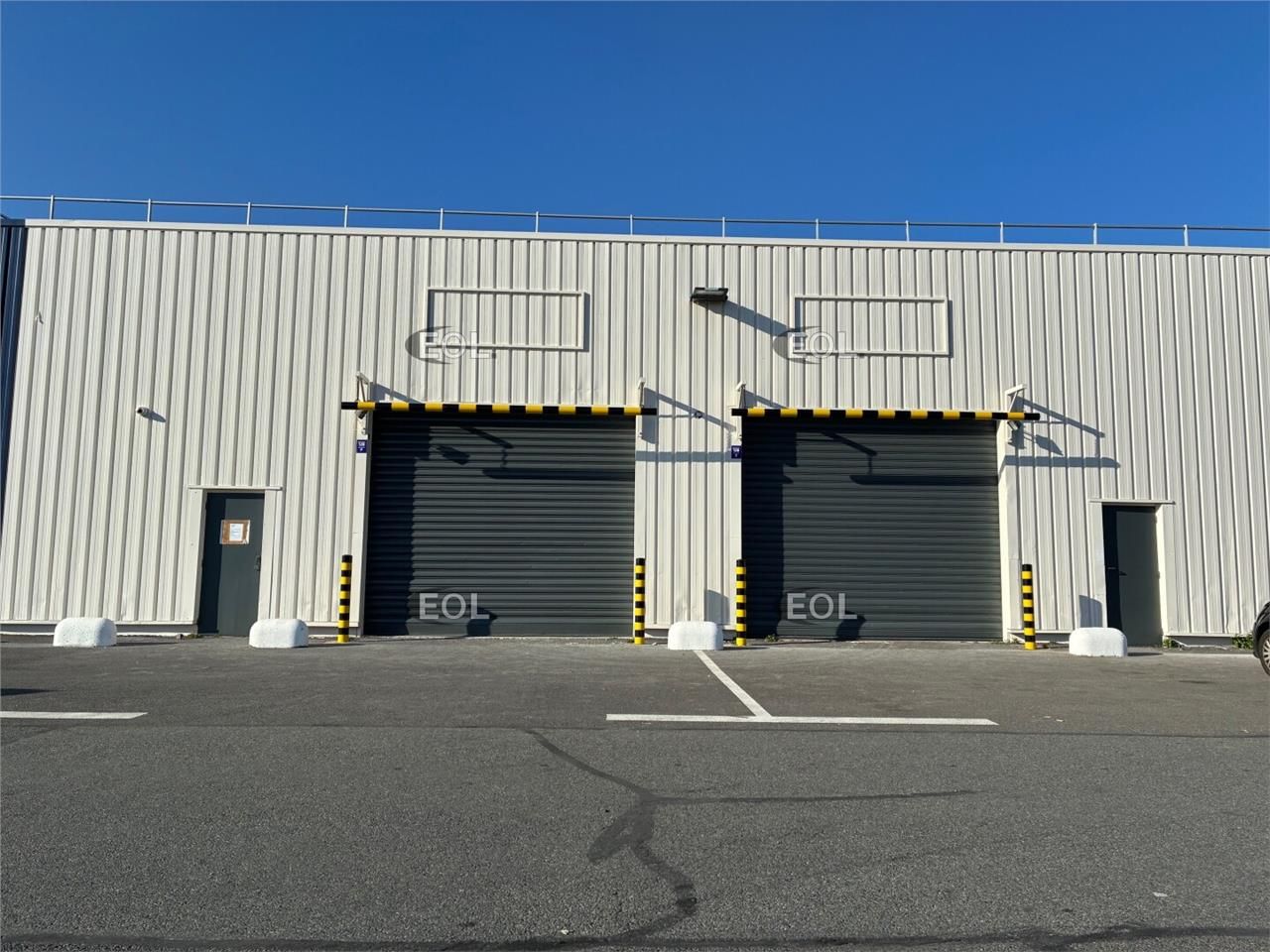 Location Local d'activités 305 m² non divisibles
