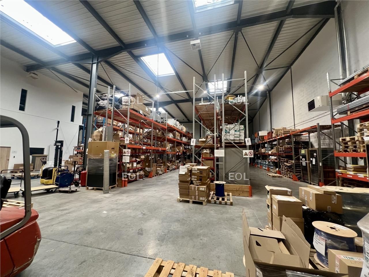 Location Entrepôt 1760 m² non divisibles