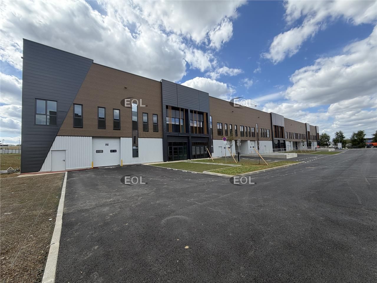 Location Local d'activités 1937 m² non divisibles
