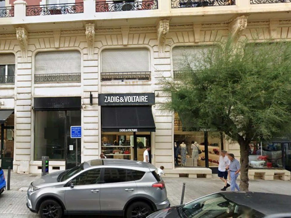 Location Local commercial 67.4 m² non divisibles 64200 Biarritz