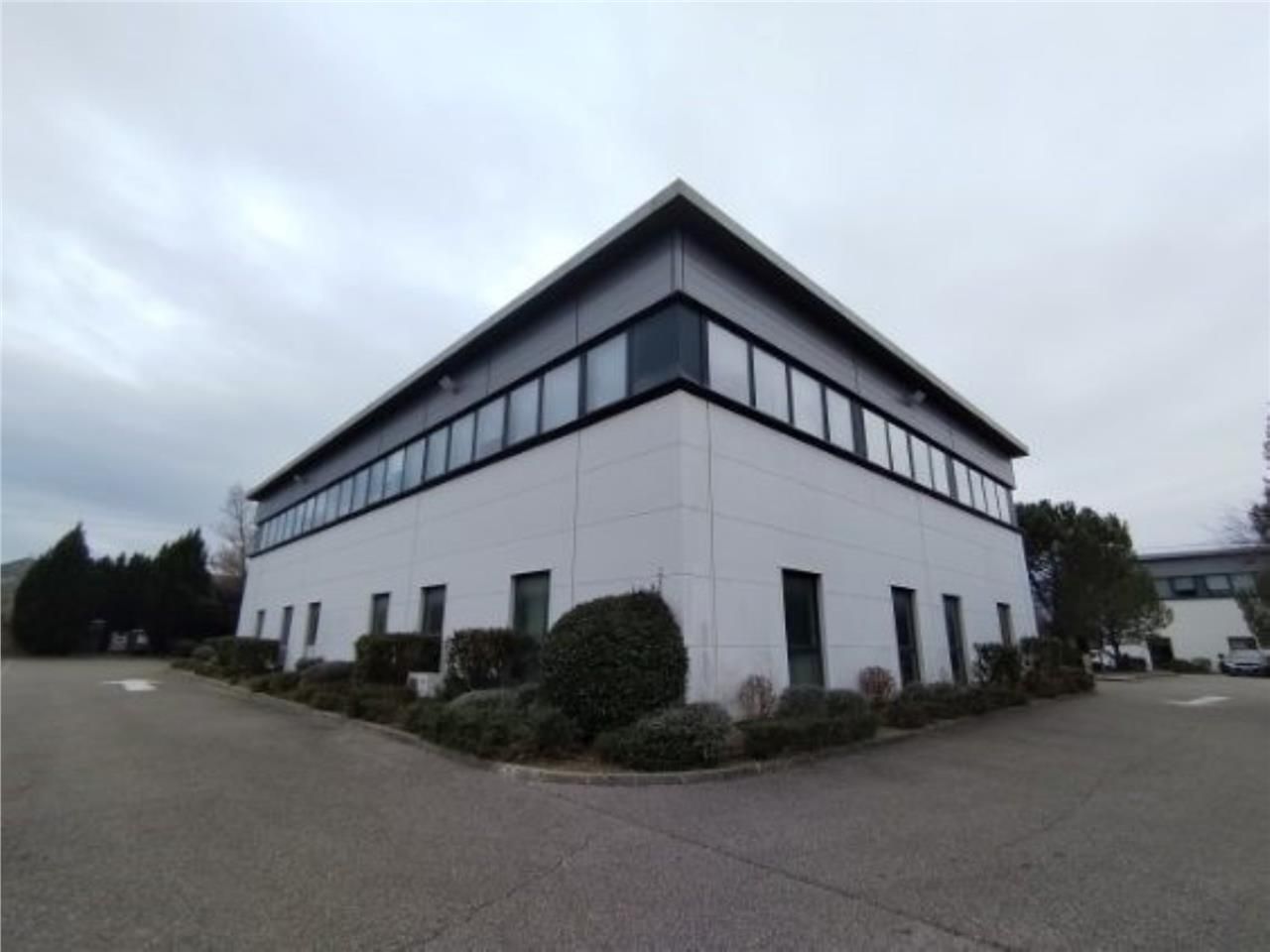 CBRE vous propose des bureaux à la location à par