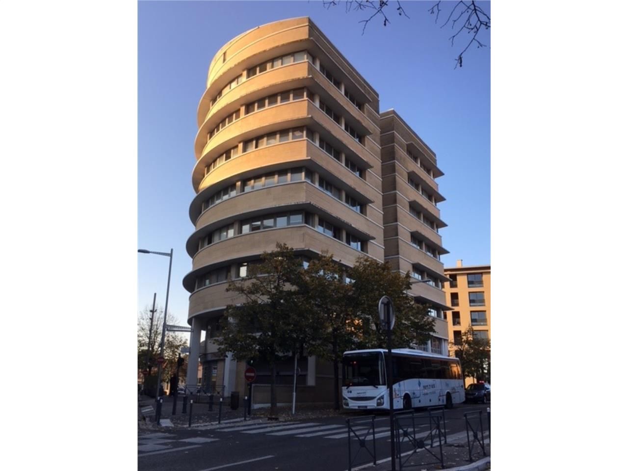 A proximité du centre-ville d'Aix en Provence, CB