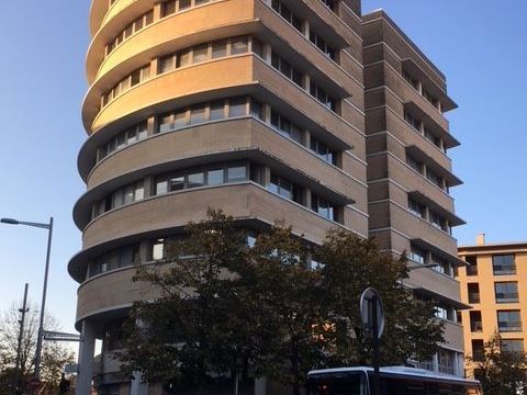 A proximité du centre-ville d'Aix en Provence, CB