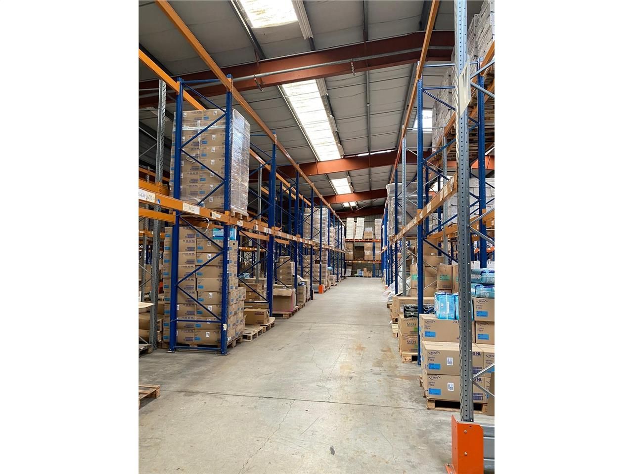 CBRE vous propose un entrepôt de 5 448 m² environ