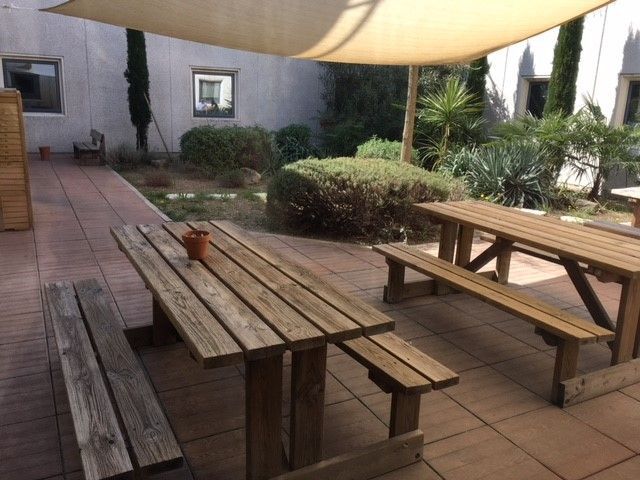 CBRE vous propose un entrepôt de 4 638 m² environ