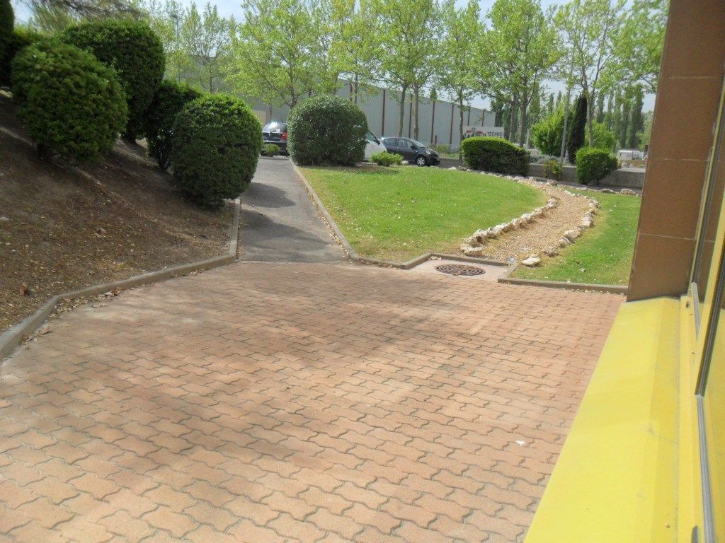 Sur la zone de l'Anjoly à Vitrolles, CBRE vous pr