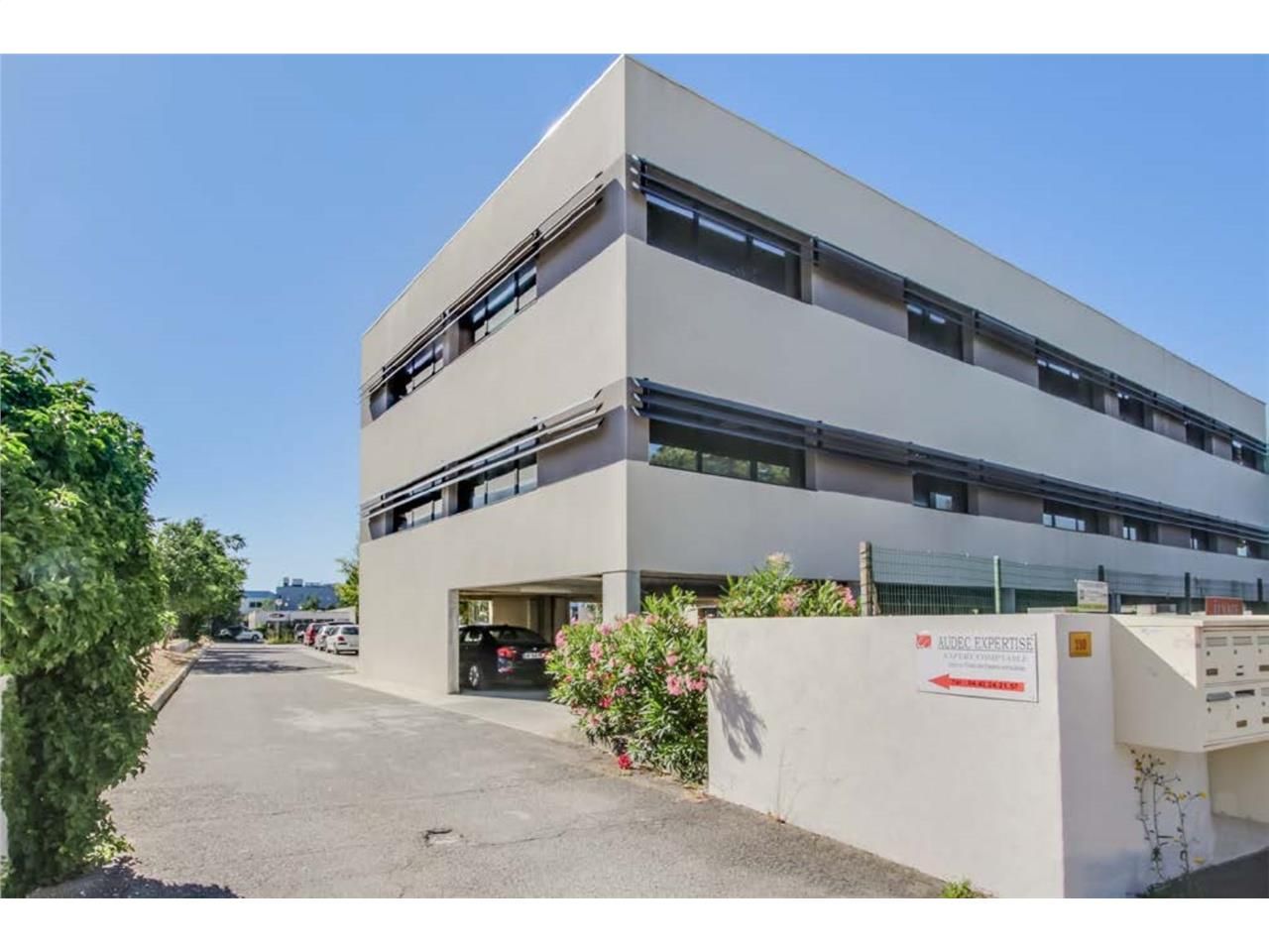 CBRE vous propose des bureaux de 257 m² environ, 