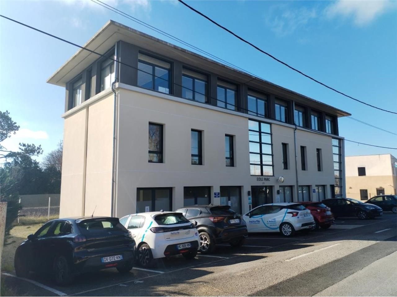 CBRE vous propose des bureaux de 44 m² environ à 