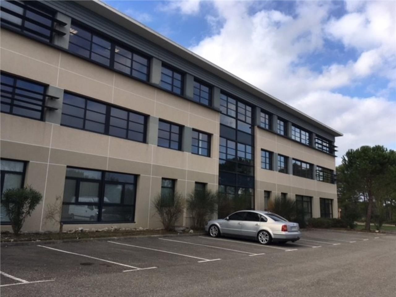 Dans le parc des Pleïades III, CBRE vous propose 